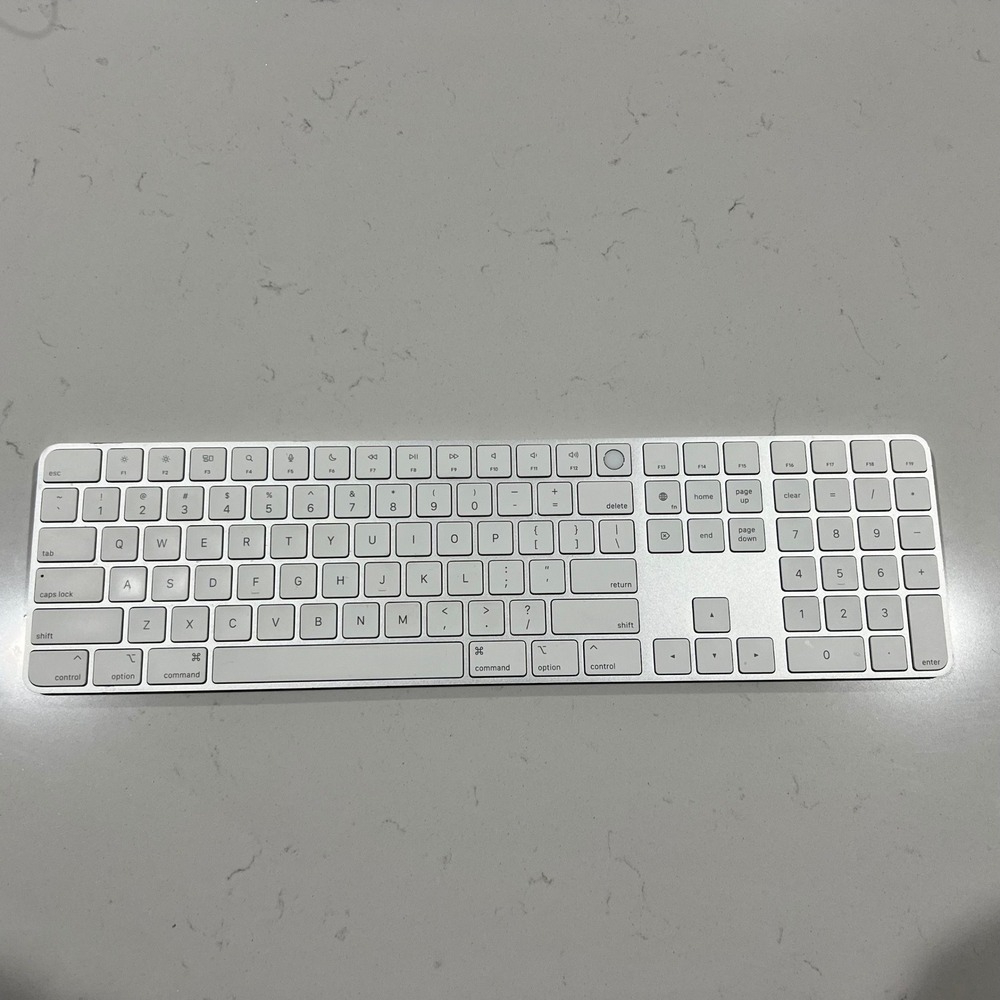 Apple Magic Keyboard with Touch ID in perfect working condition Model A2520